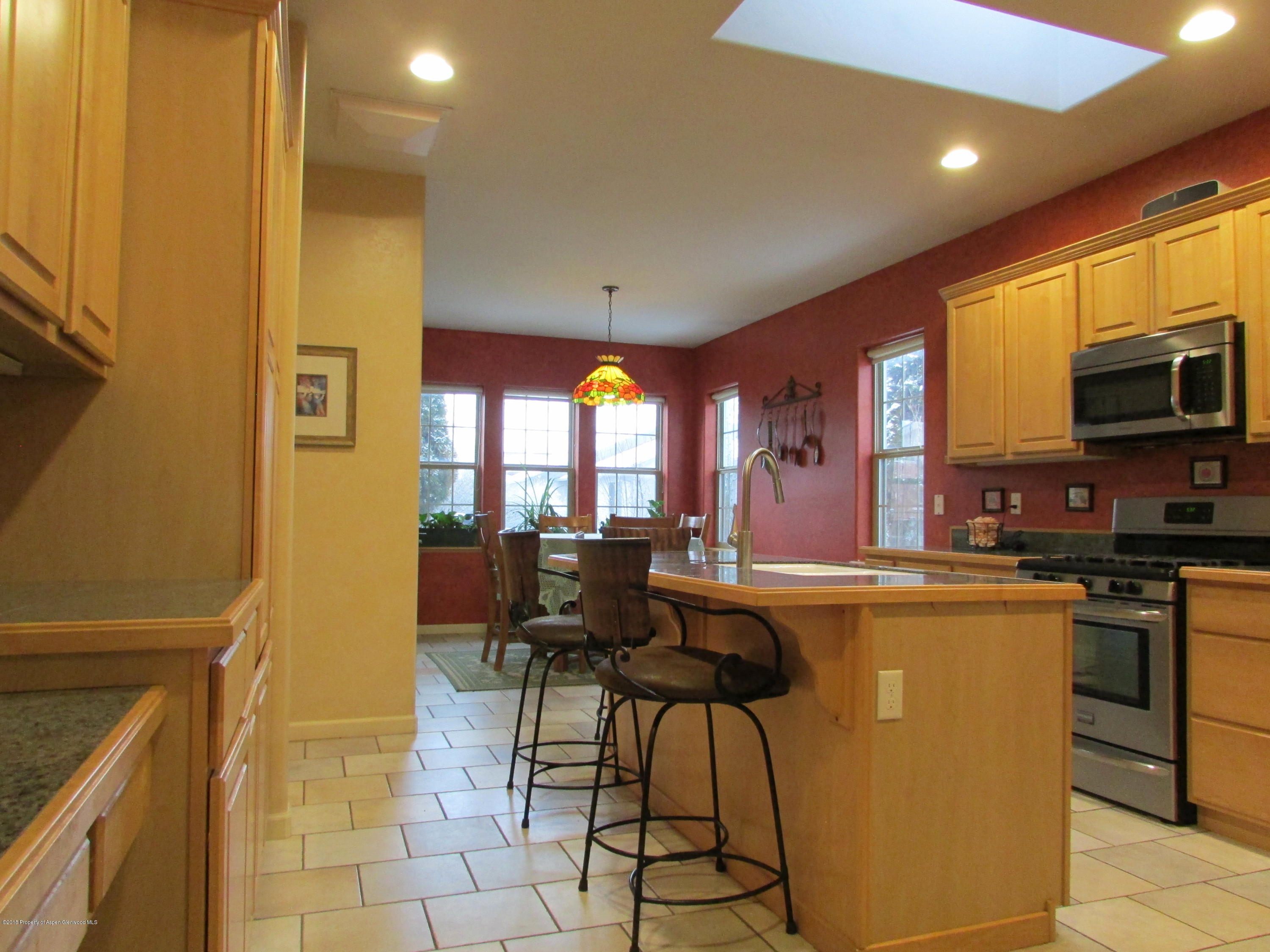 125 Ridge View Place Parachute, CO 81635 - Photo 8 of 26 Kitchen and Dining