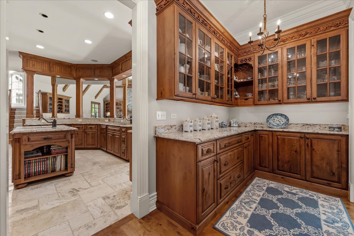 33W551 Hub Road Wayne, IL 60184 - Photo 19 of 62 Gallery Image 19