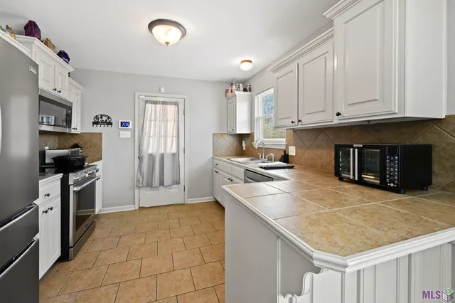 $245,000 | 12236 Creekside Avenue, Walker, LA 70785