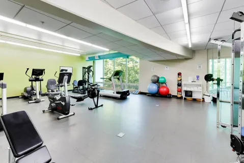 $339,000 | 1570 Elmwood Avenue, Unit 909, Evanston, IL 60201