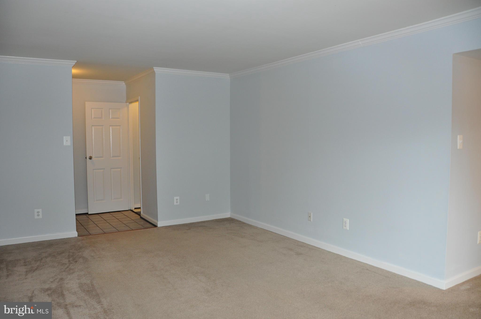 2030 Royal Fern Court, Unit 1A Reston, VA 20191 - Photo 4 of 17 Living Room