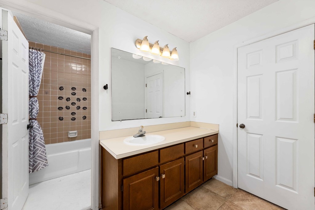 4524 Hedingham Lane Columbus, GA 31907 - Photo 28 of 35 bathroom 2