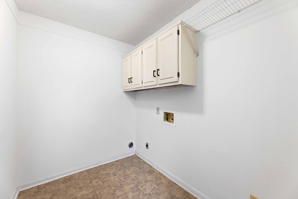 4524 Hedingham Lane Columbus, GA 31907 - Photo 33 of 35 laundry room