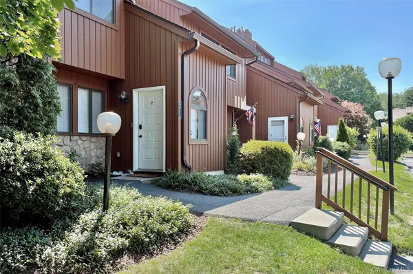 $330,000 | 212 Falcon Court, Poughkeepsie, NY 12603