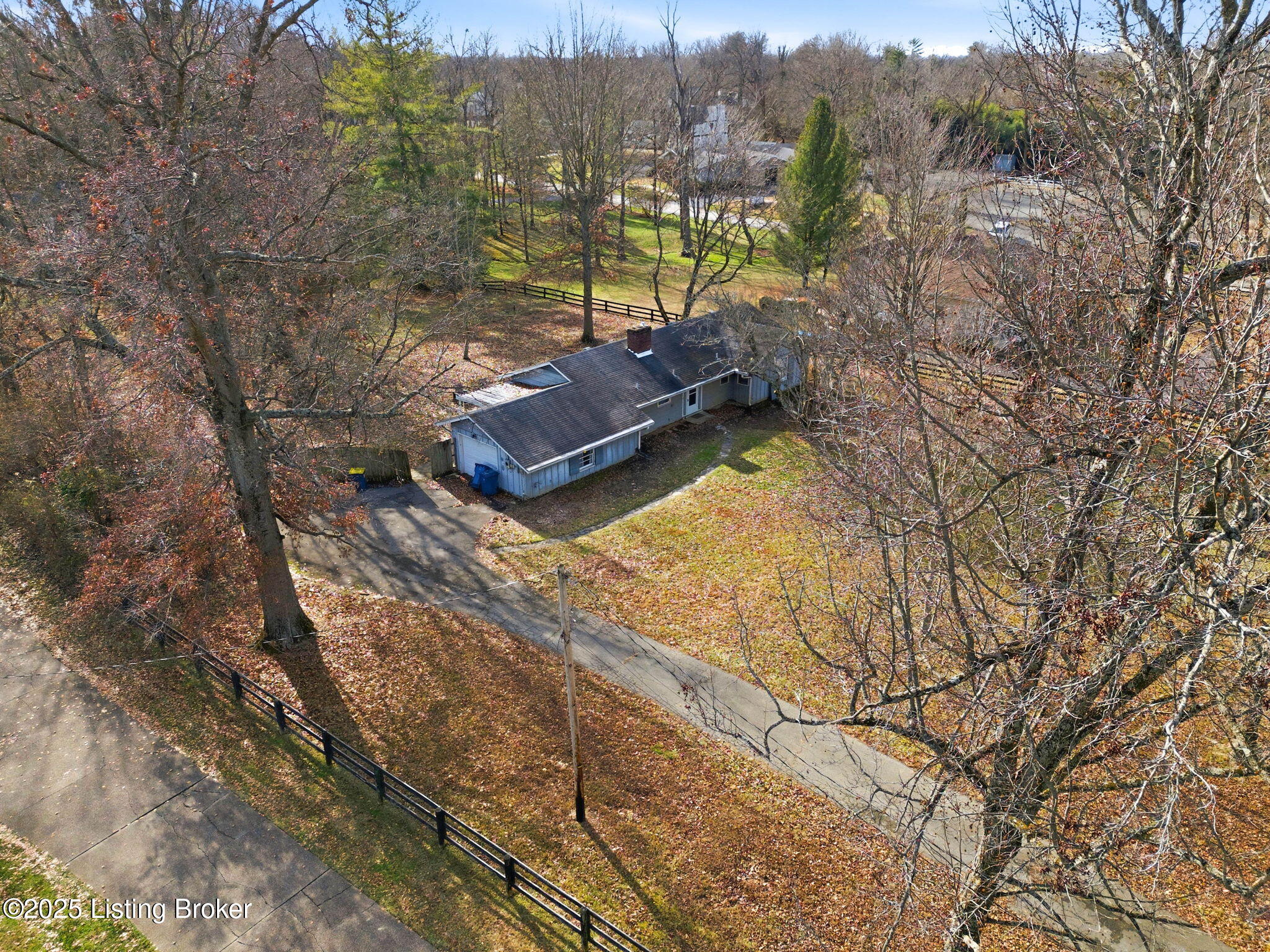 11108 Beech Road Louisville, KY 40223 - Photo 34 of 41 11108 Beech Rd-23