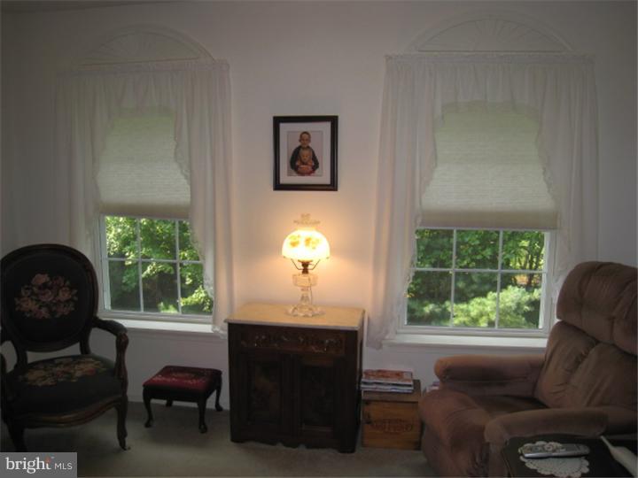 1306 Independence Way Newark, DE 19713 - Photo 6 of 25 Living Room