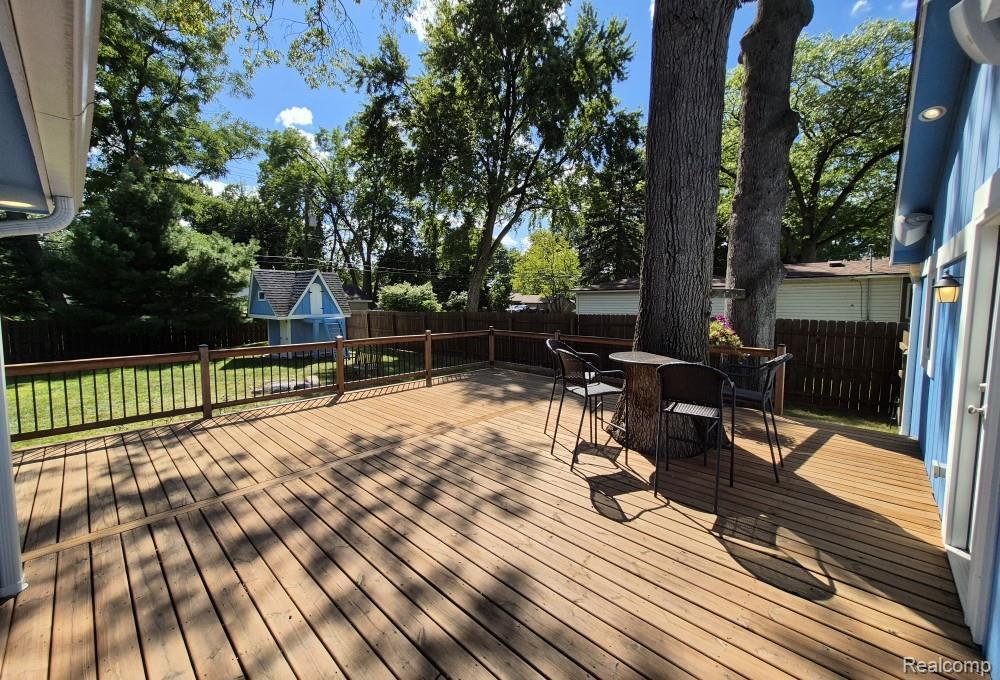 7377 Cooley Lake Road West Bloomfield, MI 48324 - Photo 39 of 59