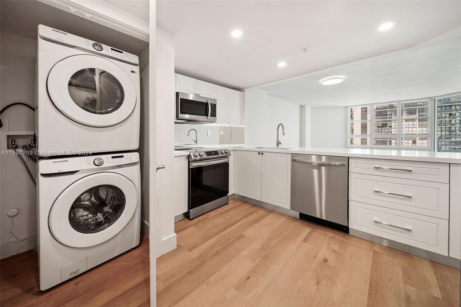 555 Northeast 34th Street, Unit 2402 Miami, FL 33137 - Photo 14 of 66