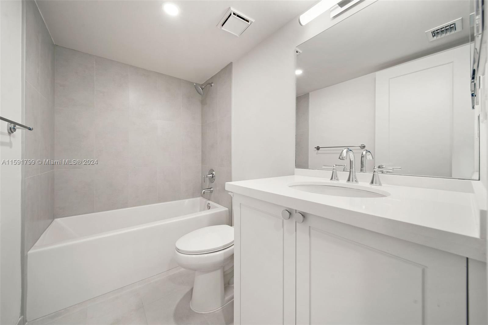 555 Northeast 34th Street, Unit 2402 Miami, FL 33137 - Photo 21 of 66