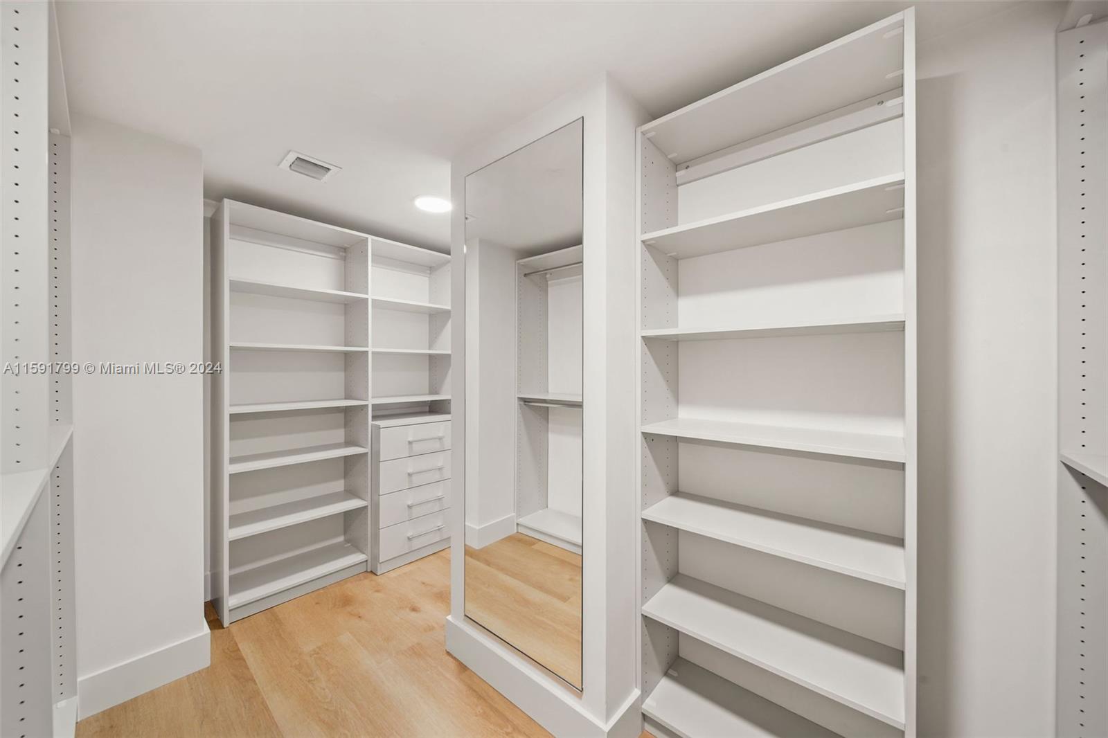 555 Northeast 34th Street, Unit 2402 Miami, FL 33137 - Photo 26 of 66