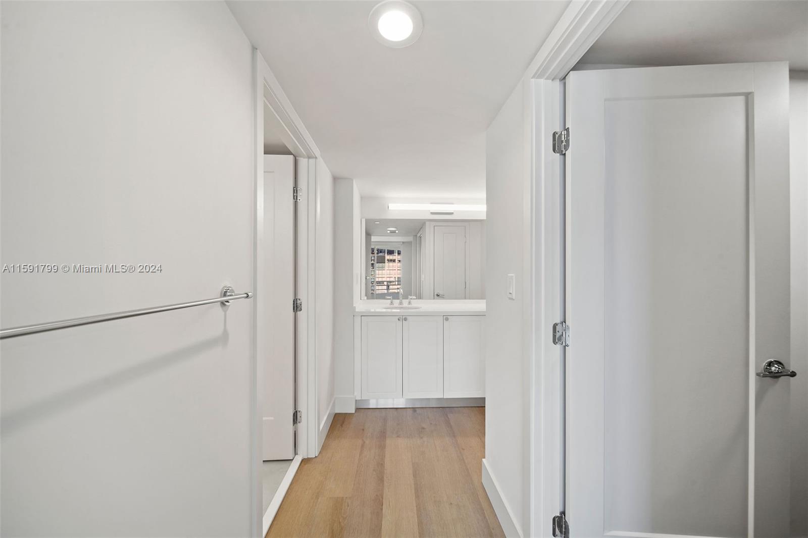 555 Northeast 34th Street, Unit 2402 Miami, FL 33137 - Photo 27 of 66