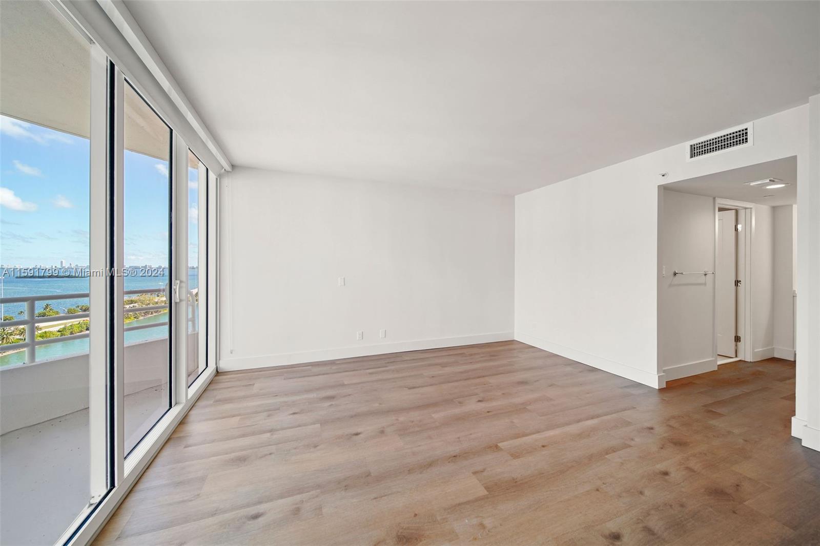 555 Northeast 34th Street, Unit 2402 Miami, FL 33137 - Photo 32 of 66
