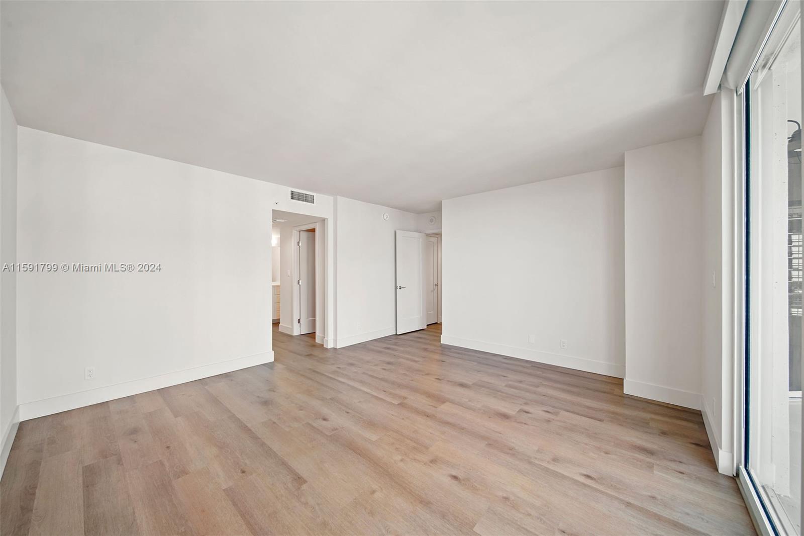 555 Northeast 34th Street, Unit 2402 Miami, FL 33137 - Photo 35 of 66