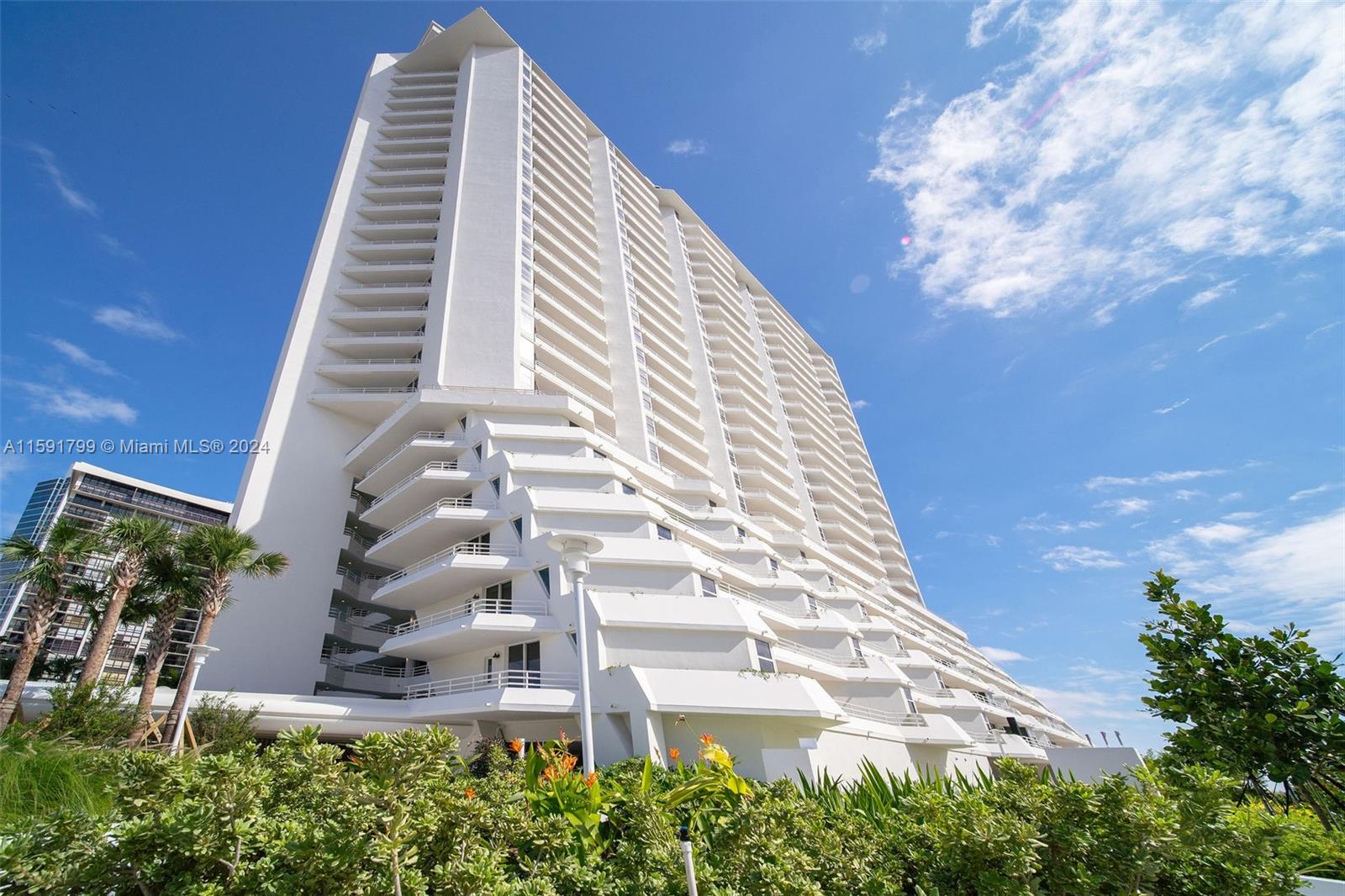555 Northeast 34th Street, Unit 2402 Miami, FL 33137 - Photo 38 of 66
