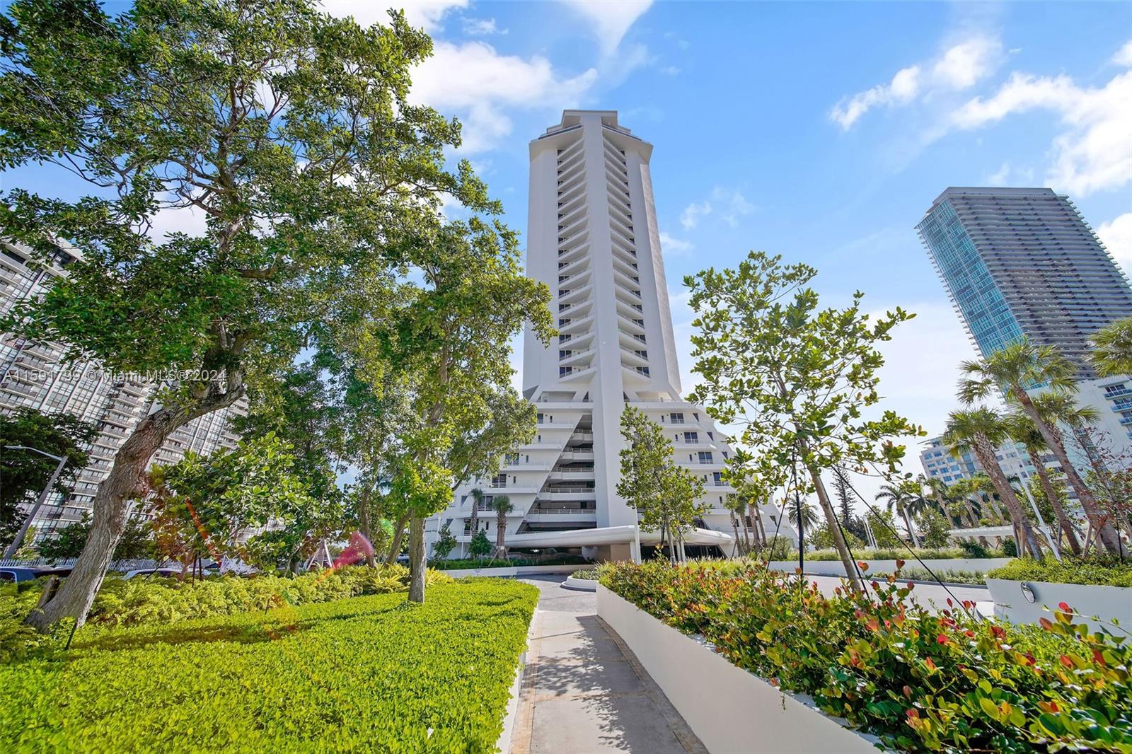 555 Northeast 34th Street, Unit 2402 Miami, FL 33137 - Photo 65 of 66