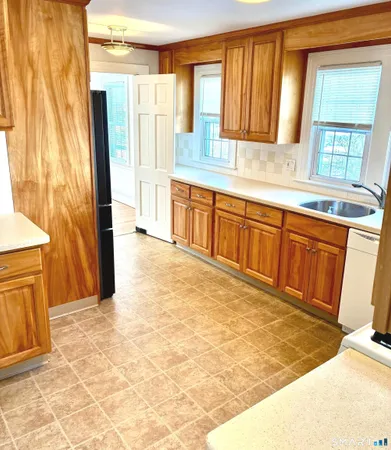 $4,200 | 302 Quaker Lane North, West Hartford, CT 06119