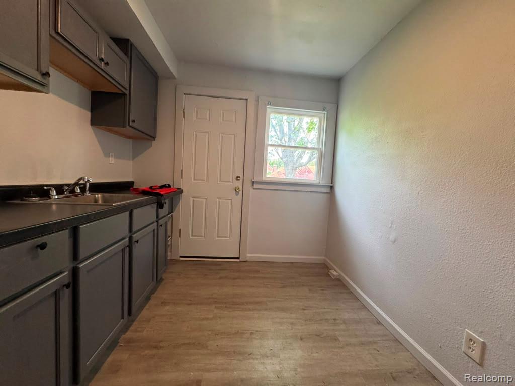 12655 Kelly Road Detroit, MI 48224 - Photo 4 of 13