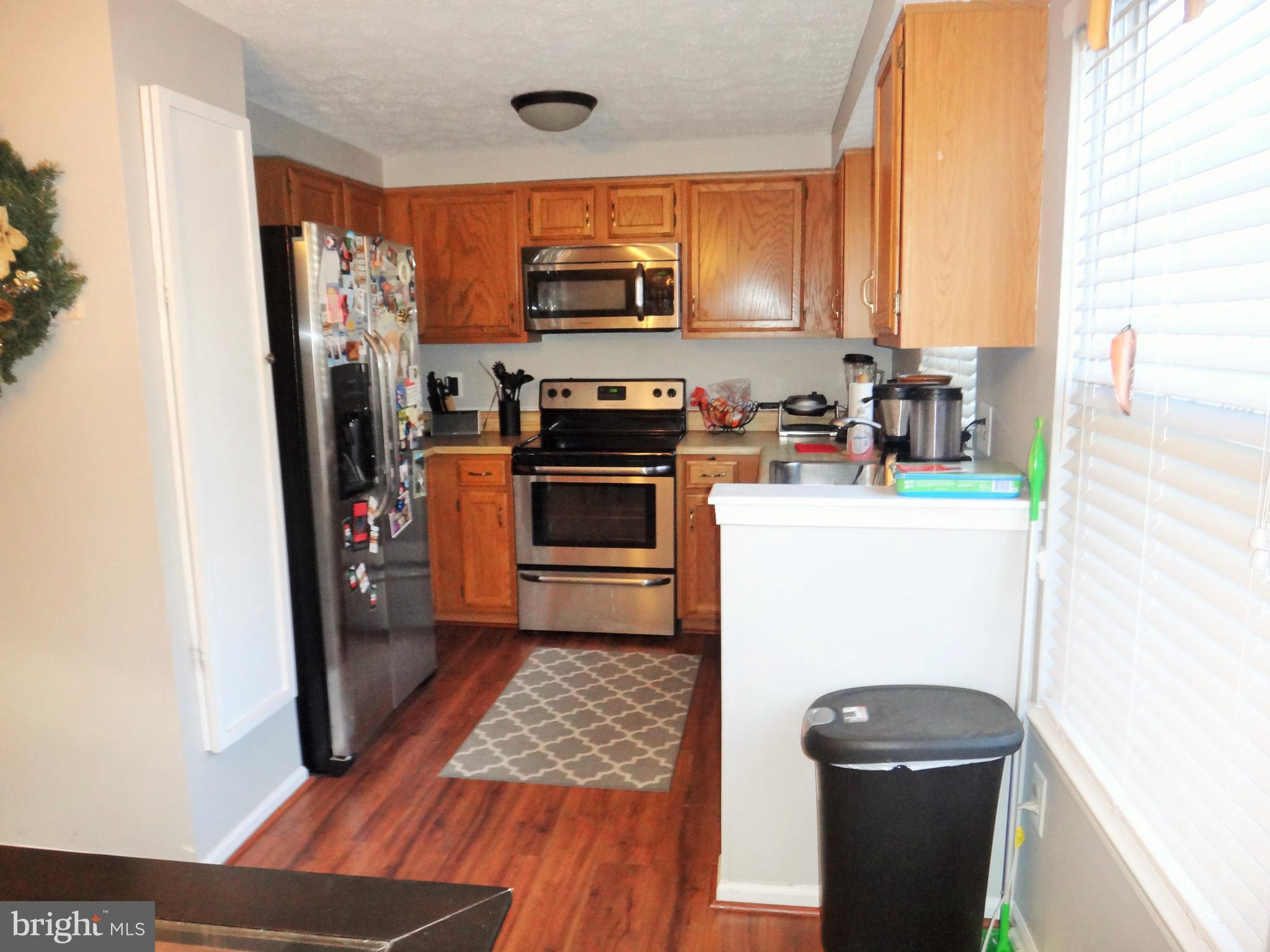 1675 Bayfield Way Reston, VA 20194 - Photo 9 of 42 Stainless appliances