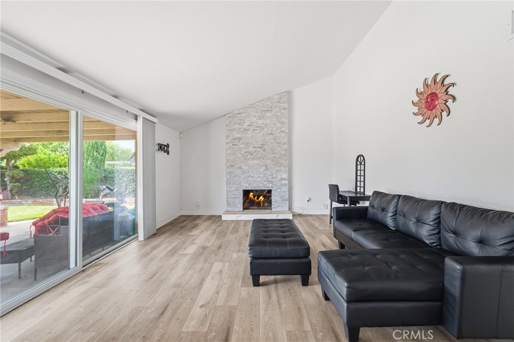 2554 West Chanticleer Road Anaheim, CA 92804 - Photo 12 of 37