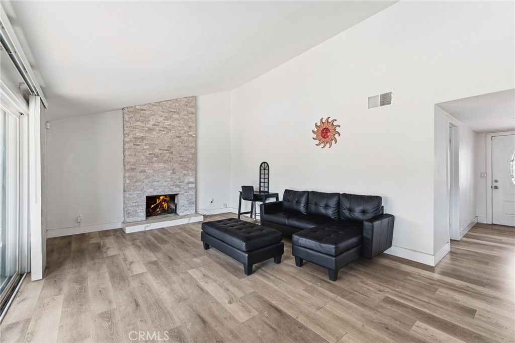 2554 West Chanticleer Road Anaheim, CA 92804 - Photo 14 of 37