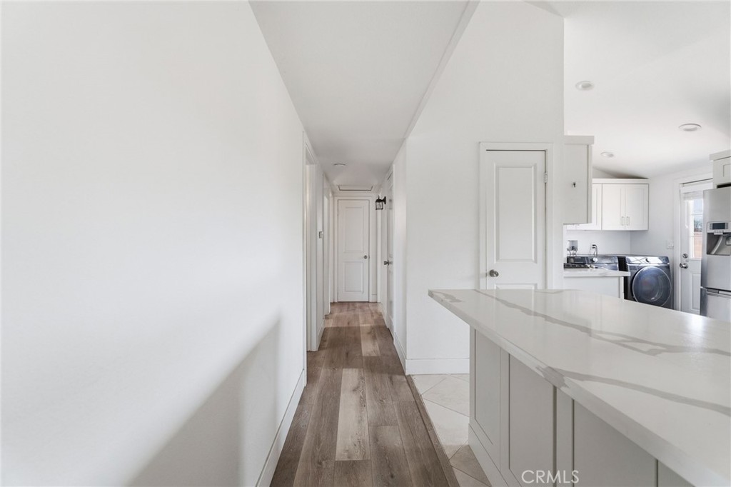 2554 West Chanticleer Road Anaheim, CA 92804 - Photo 16 of 37