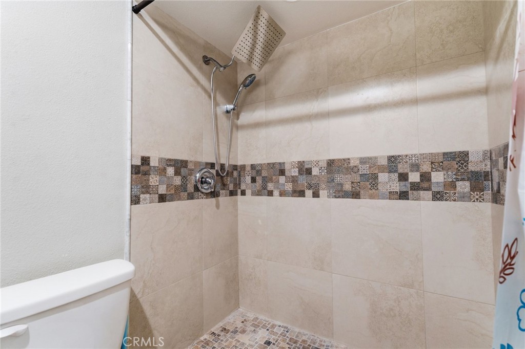 2554 West Chanticleer Road Anaheim, CA 92804 - Photo 20 of 37