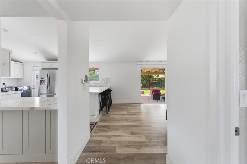 2554 West Chanticleer Road Anaheim, CA 92804 - Photo 3 of 37