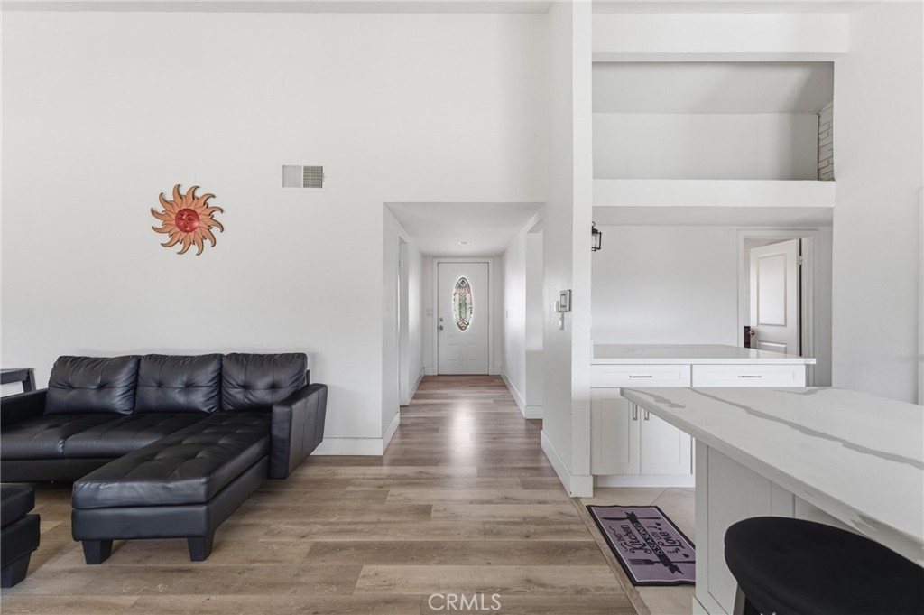 2554 West Chanticleer Road Anaheim, CA 92804 - Photo 4 of 37