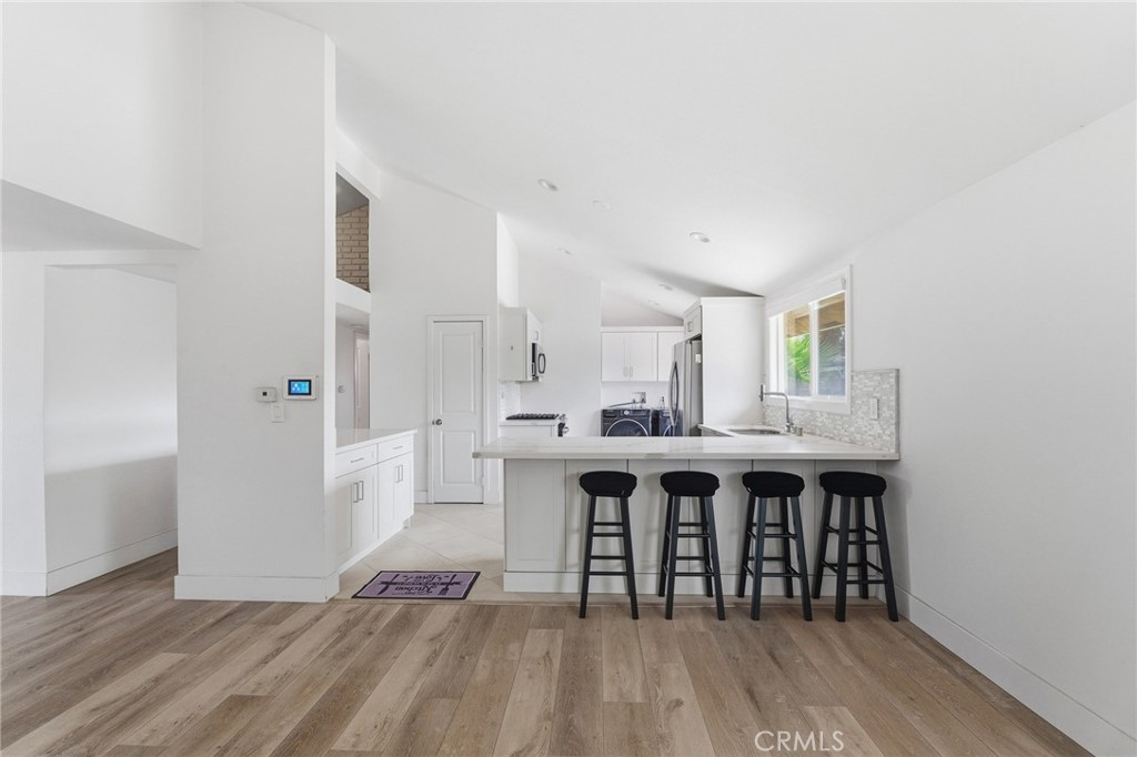 2554 West Chanticleer Road Anaheim, CA 92804 - Photo 7 of 37