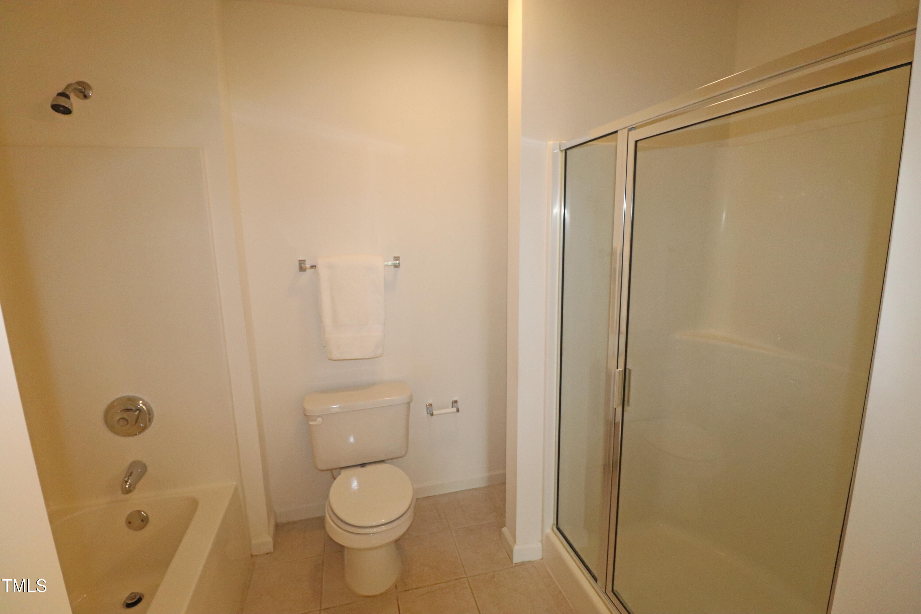2530 Friedland Place, Unit 104 Raleigh, NC 27617 - Photo 18 of 38 Tub & Shower