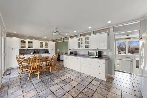 $415,000 | 2508 Stonewall Avenue, Woodridge, IL 60517