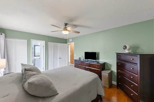 $415,000 | 2508 Stonewall Avenue, Woodridge, IL 60517