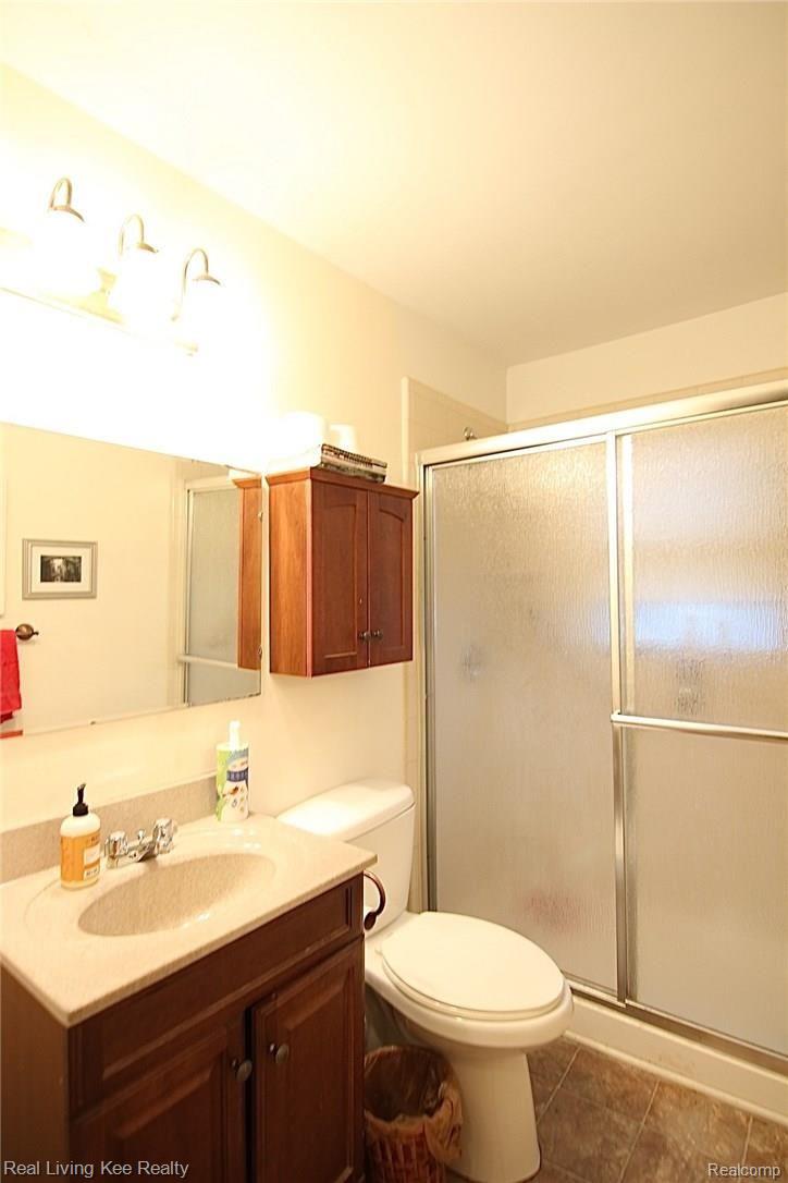 2891 Dearborn Avenue Rochester, MI 48309 - Photo 7 of 15 IMG_9024.jpg