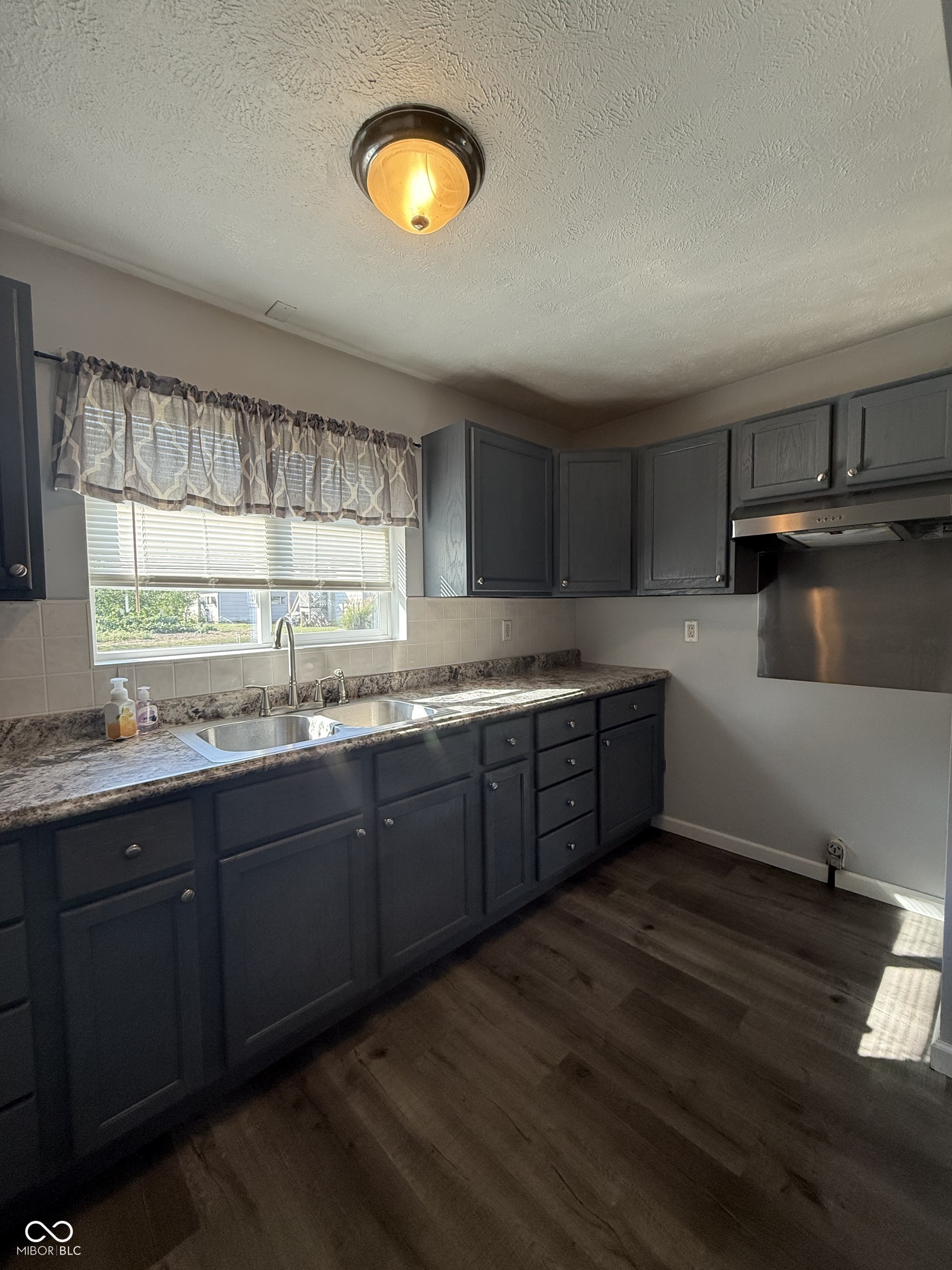 402 Walnut Street Cayuga, IN 47928 - Photo 8 of 25