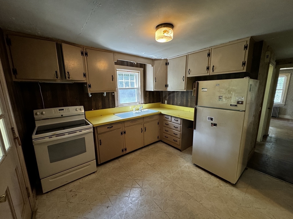 6 County Road Andover, MA 01810 - Photo 11 of 39