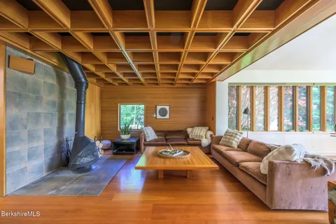 $4,500,000 | 729 Hewins Street, Sheffield, MA 01257