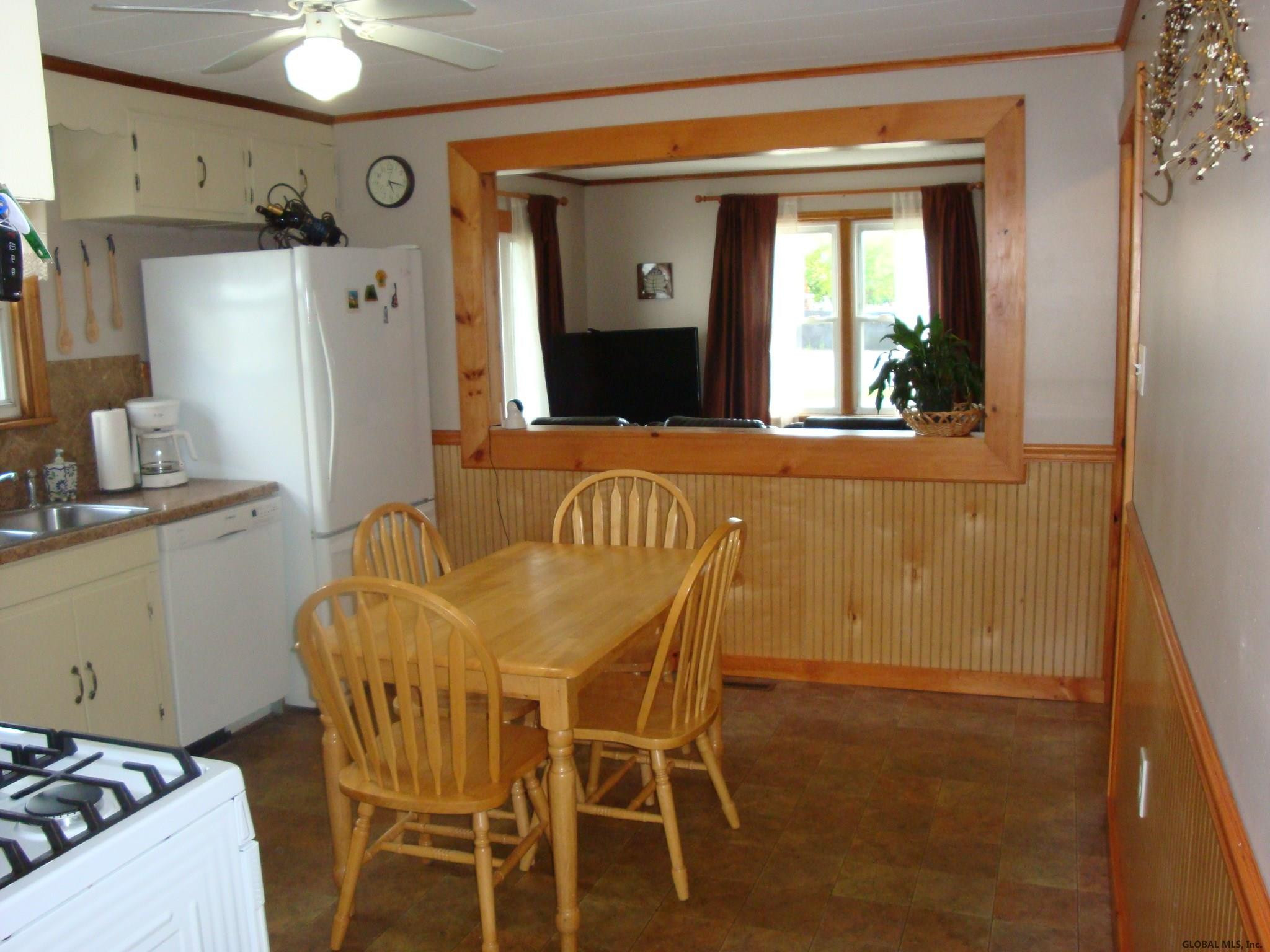 58 Princetown Road Rotterdam, NY 12306 - Photo 5 of 29 Photo 5