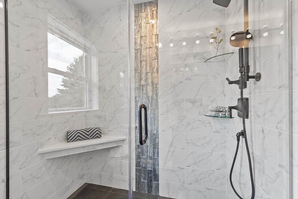 15-2 Park Street, Unit B North Reading, MA 01864 - Photo 14 of 39 a bathroom with a bathtub