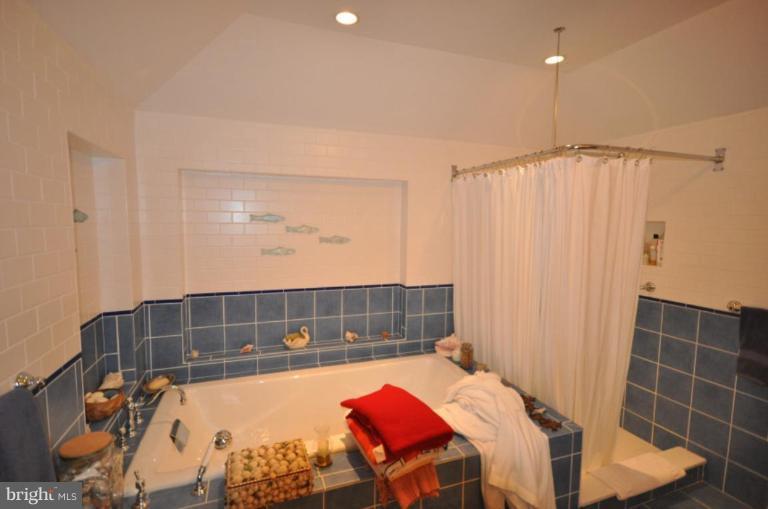 5419 Ragged Point Road Cambridge, MD 21613 - Photo 26 of 29 Master Bath #2