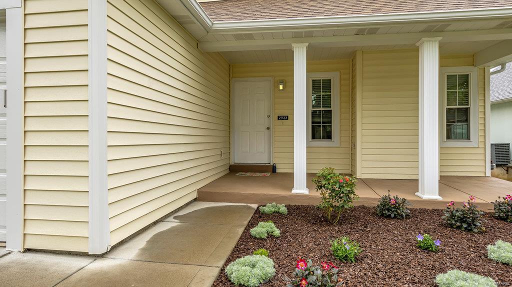 2933 Plum Leaf Circle St. Peters, MO 63303 - Photo 3 of 30