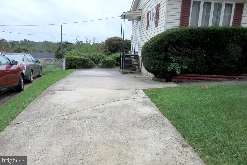 1311 Woodbridge Road Baltimore, MD 21228 - Photo 2 of 17 Gallery Image 2