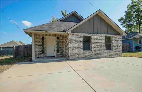 $229,900 | 811 Dansby Street, Bryan, TX 77803