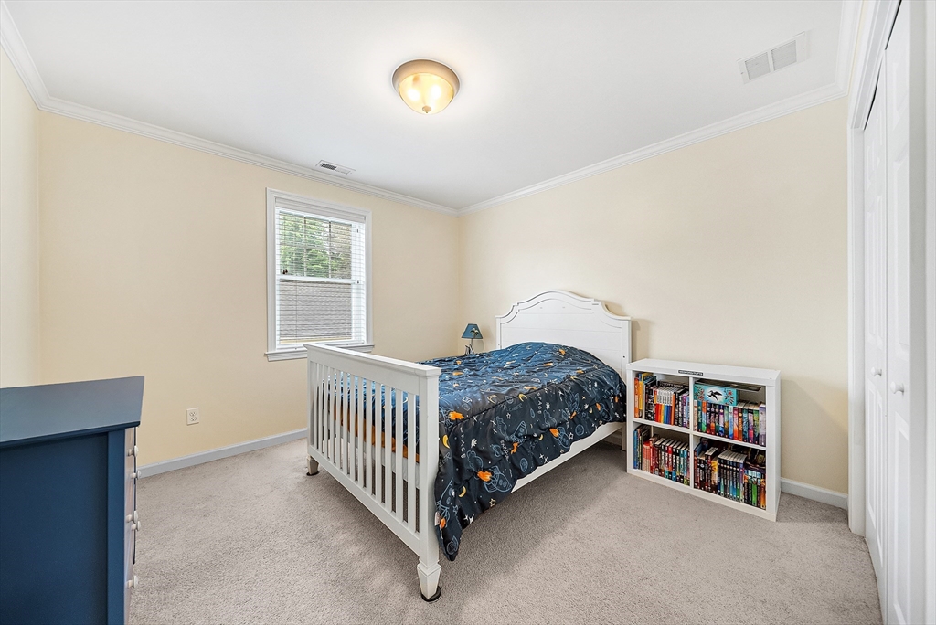 17 Russell Road Framingham, MA 01702 - Photo 11 of 19