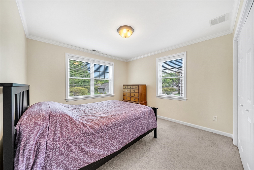 17 Russell Road Framingham, MA 01702 - Photo 13 of 19