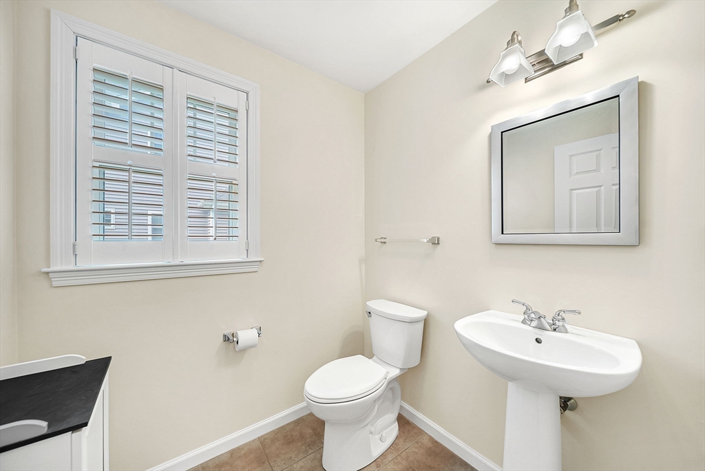 17 Russell Road Framingham, MA 01702 - Photo 14 of 19