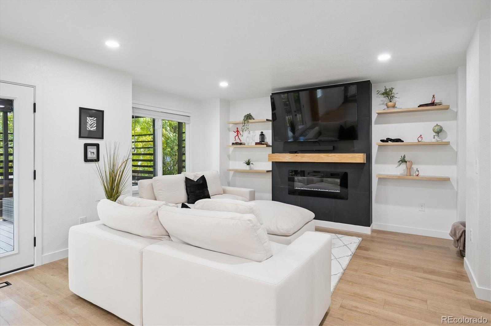 10040 Poudre Court Lone Tree, CO 80124 - Photo 14 of 48