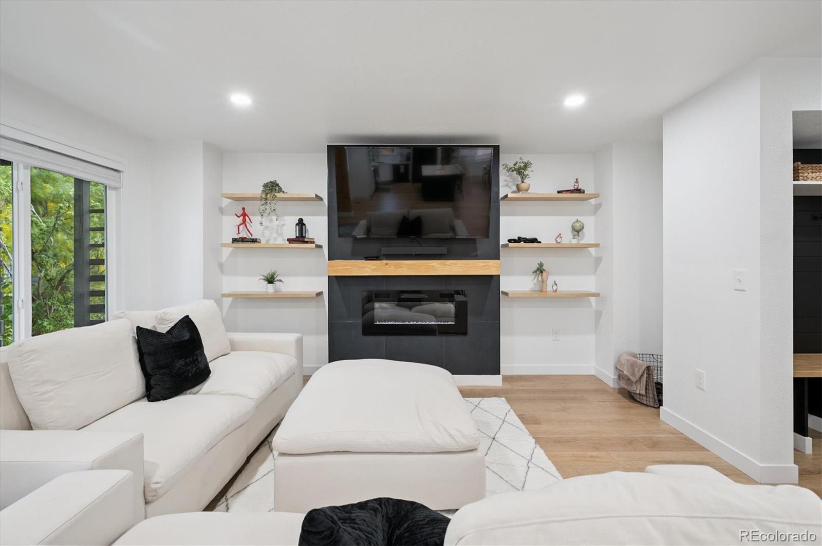 10040 Poudre Court Lone Tree, CO 80124 - Photo 15 of 48