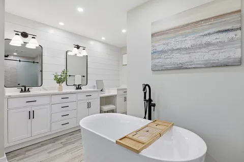 $589,000 | 4669 Kings Way North, Gurnee, IL 60031