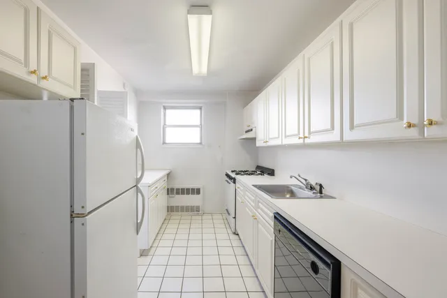 $650,000 | 5700 Arlington Avenue, Unit 12B | North Riverdale