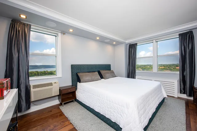 $650,000 | 5700 Arlington Avenue, Unit 12B | North Riverdale